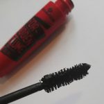 Review Essence Forbidden Volume Mascara en Essence eyeliner pen